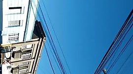 Coxuda marcando a bunda no vestidinho - BR