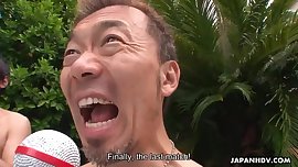 Fingering the bitches to start squirting and erupting