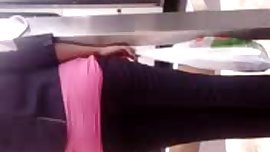 HERMOSA CHICA EN LEGIS PARADA