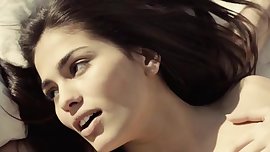 Sara Salamo desnuda y follando