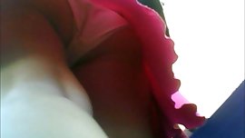 bajo falda universitaria vestido rosa