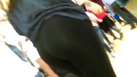 Candid big booty teen