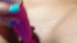 Teen makes herself orgasm with vibrator