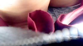 DEBAJO DE LA FALDA DE UNA COLEGIALA DE PREPA