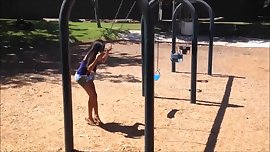 Novinhas puxando calcinha 2