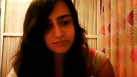 Putinha peituda novinha que conheci no encontros picantes