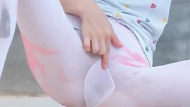 K peeing in his tights