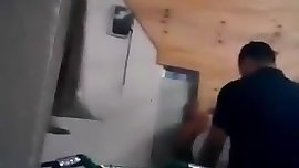 morra se deja coger por empleado de la escuela