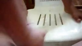 morrita se deja meter la puntita de un viejo