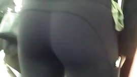 Teen shopping in black leggings