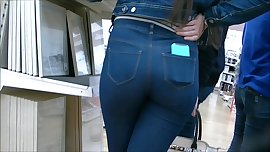Candid teen ass in jeans