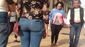 Sexy tight ass walking, culazo apretado