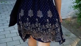 Schlampe zeigt arsch