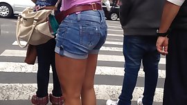 big bass nice legs, culona con piernotas