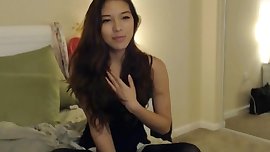 Hot Asian Teen Babe Loves to Masturbate on Cam