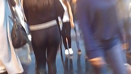 Blonde bit ass spandex, culo marcando calzon